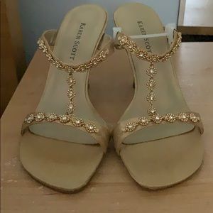 Karen Scott gold size 6 sandals